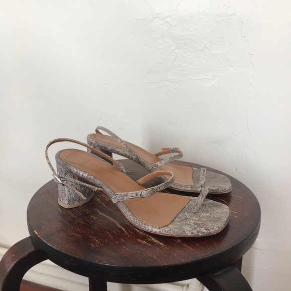 ✨Sold✨LOQ Alba Caliza Tan Gray Snake Heel Sandal - Picture 3 of 6